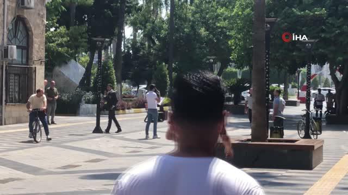 İşlem için geldiği SGK önünde silahı başına dayadı, korku dolu anlar yaşattı