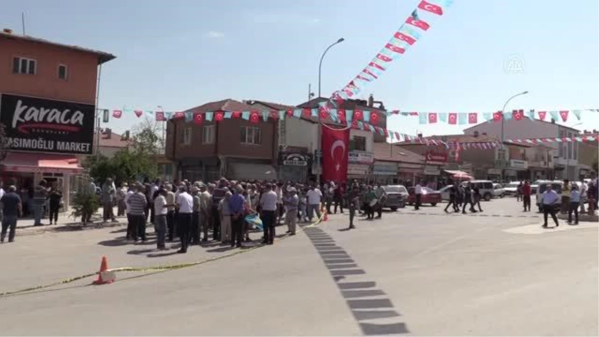 İYİ Parti Genel Başkanı Meral Akşener, Nevşehir\'de esnaf ziyaretlerinde bulundu