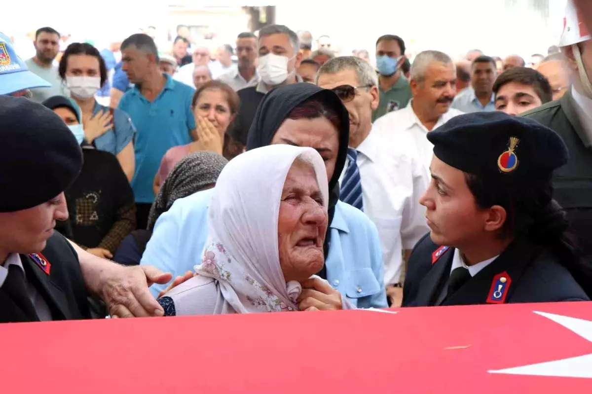 Kanserden hayatını kaybeden teğmen son yolculuğuna uğurlandı