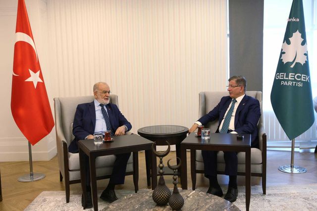 6'lı masa ortakları Karamollaoğlu ile Ahmet Davutoğlu bir araya geldi 6'lı masa ortakları Karamollaoğlu ile Ahmet Davutoğlu bir araya geldi