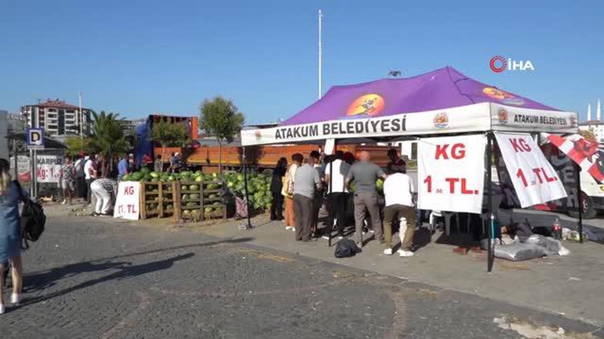 'Karpuz tarlada kalmasın' kampanyasıyla 400 ton karpuz vatandaşa ulaştı