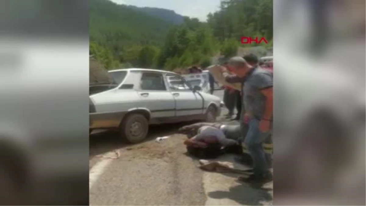Adana\'da otomobille kamyonet çarpıştı; 1 ölü, 3 yaralı