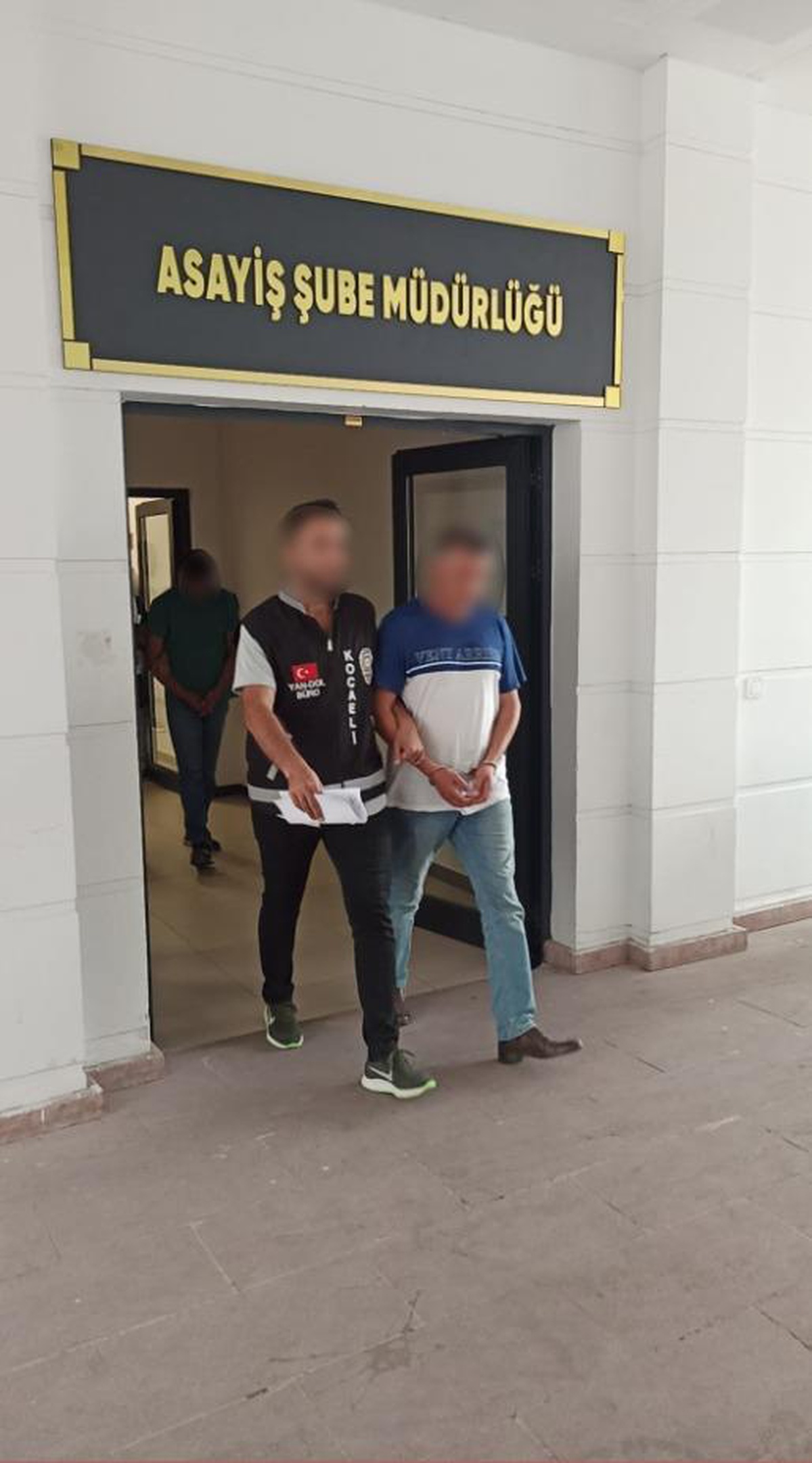 Kocaeli\'de taşıdıkları yükü sattıkları iddia edilen 3 zanlı tutuklandı