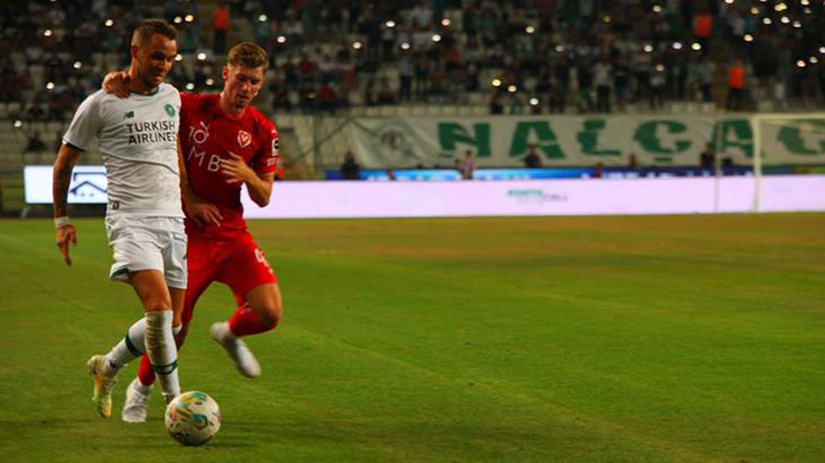 Konferans Ligi\'nde Vaduz\'a farklı kaybeden Konyaspor, Avrupa\'ya veda etti