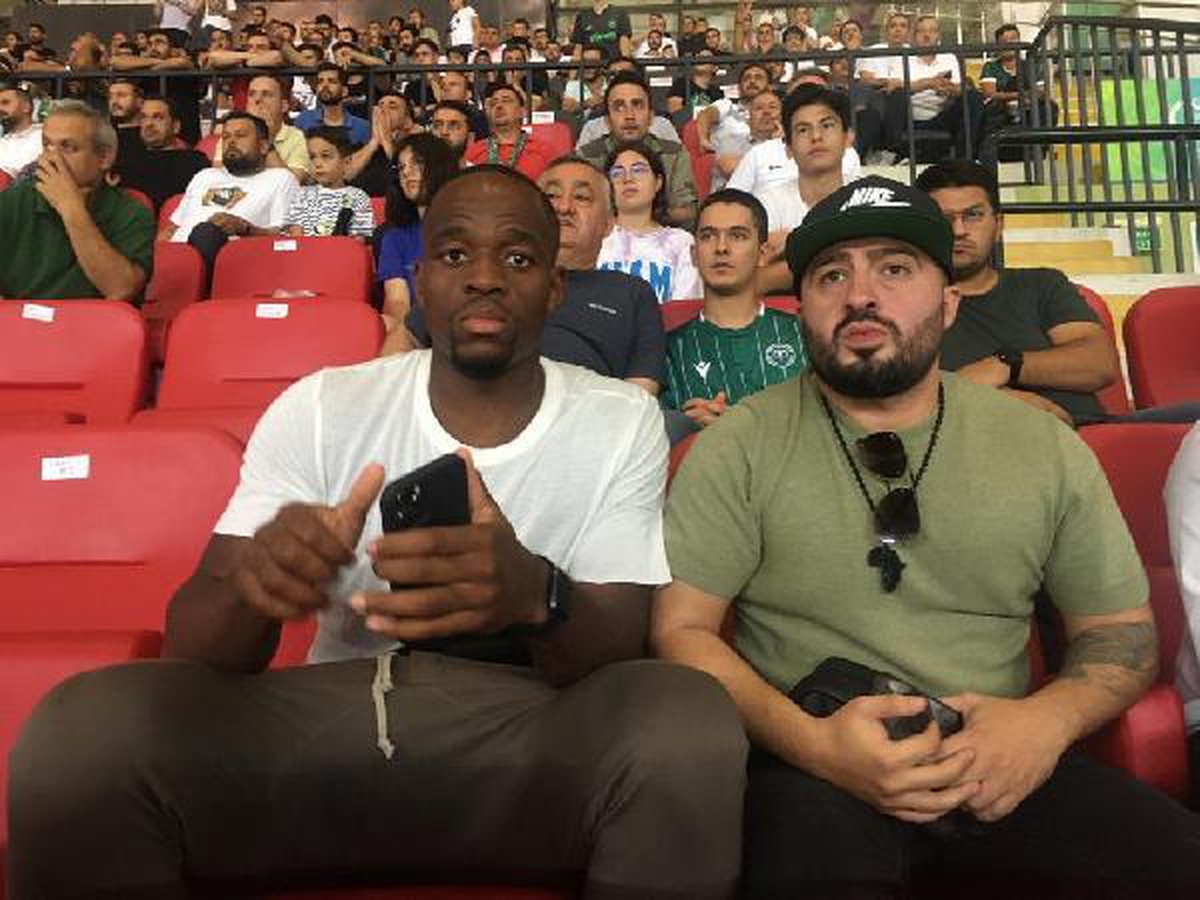 Konyaspor\'un prensipte anlaştığı Uche Ikpeazu, Vaduz maçını izledi