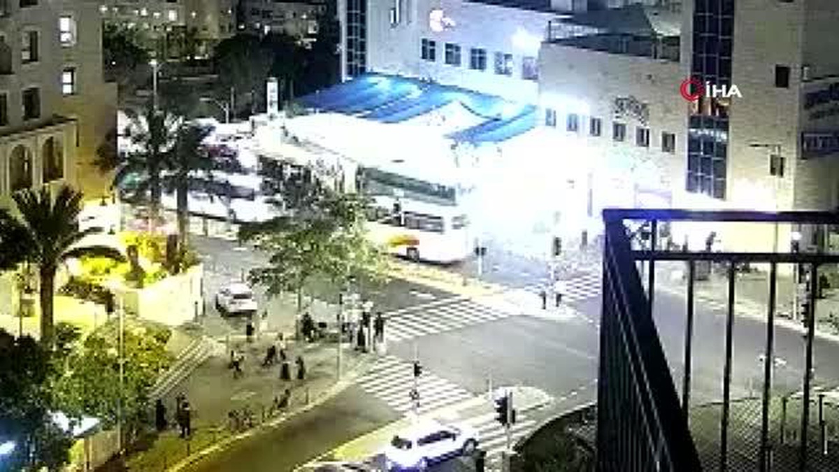 Kudüs\'te kontrolden çıkan otobüs yayalara çarptı: 3 ölü, 6 yaralı