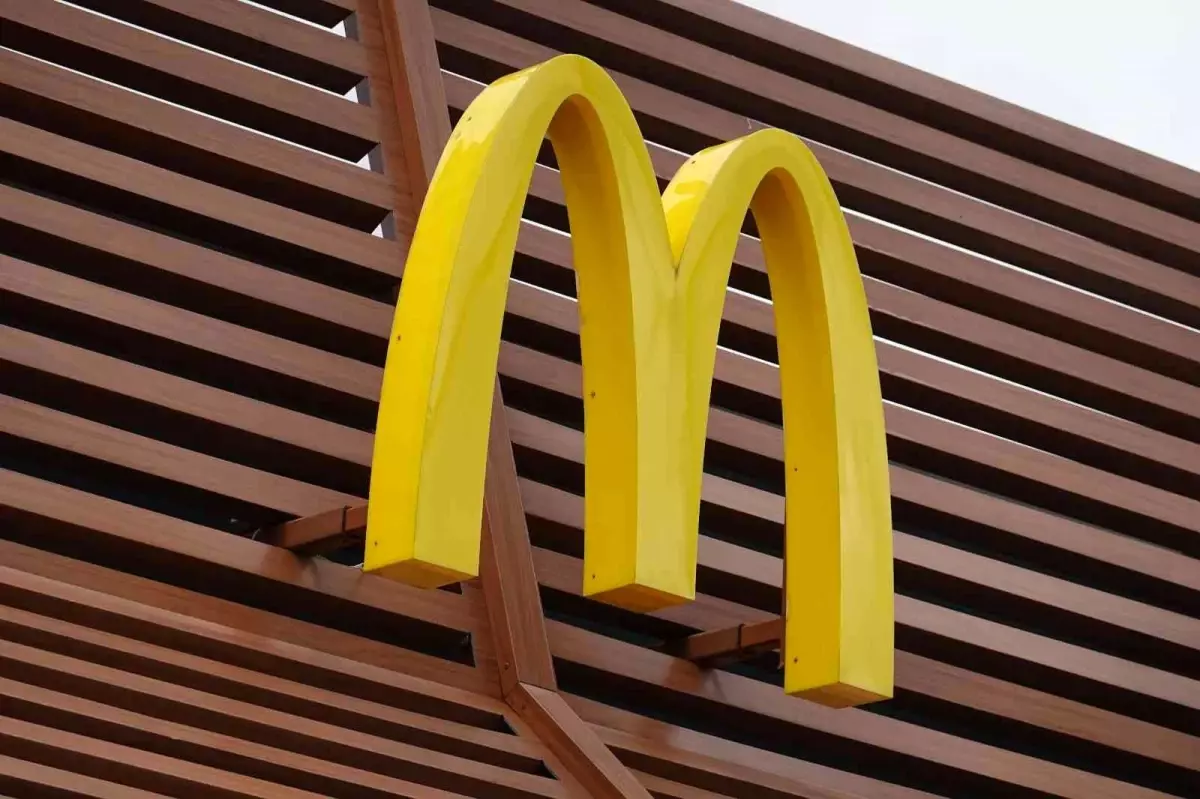 McDonald\'s Ukrayna\'daki restoranlarını yeniden açmaya başlayacak