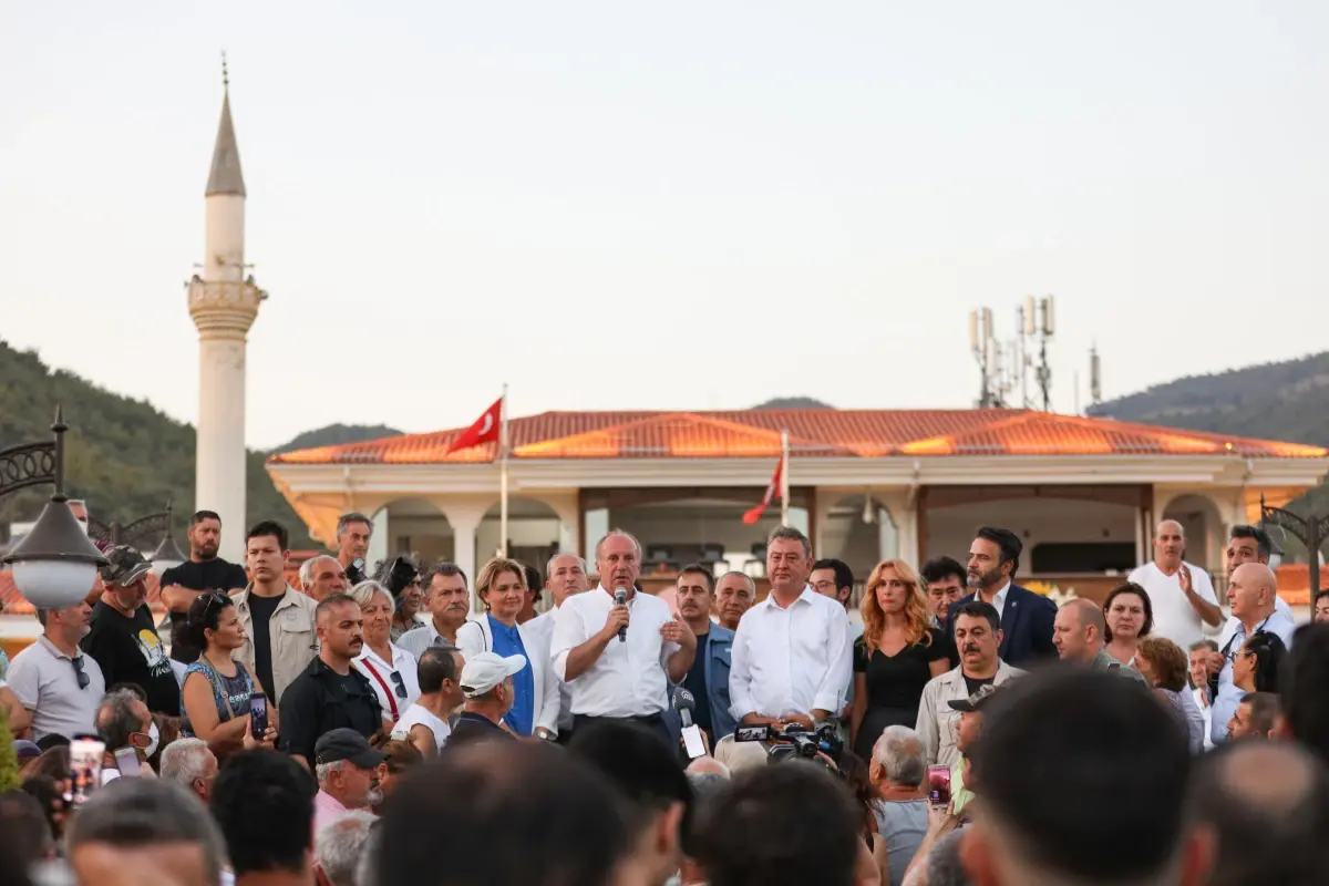 Memleket Partisi Genel Başkanı İnce, İzmir'de partilileriyle bir araya geldi Açıklaması
