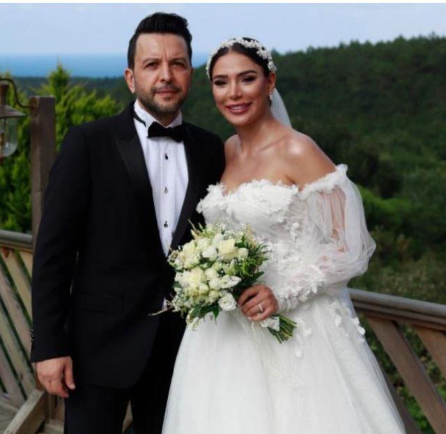 Nihat Doğan'ın düğünden çok özel görüntüler! Gelin ve damat 'Ki Zava!!ki Büke' ile kurtlarını döktü Nihat Doğan'ın düğünden çok özel görüntüler! Gelin ve damat 'Ki Zava!!ki Büke' ile kurtlarını döktü