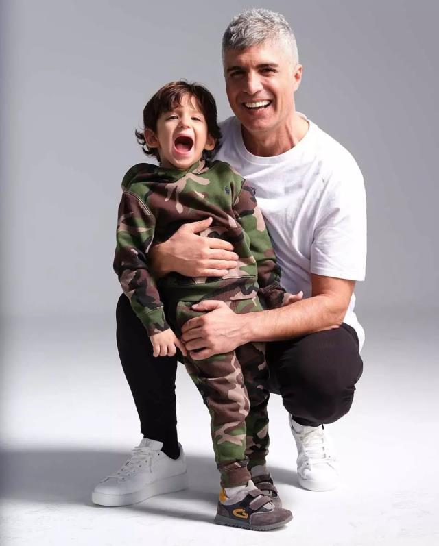 Oğluyla fotoğraflarını paylaşan Özcan Deniz'den imalı sözler: Mutluluğu kavrayamayan cahiller var