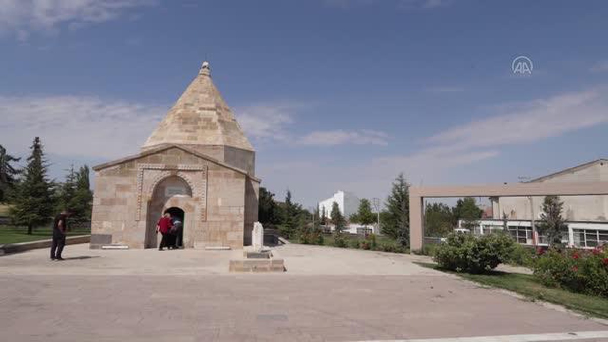 Restorasyonu biten Bektaş Efendi Türbesi, Hacı Bektaş Veli\'yi anma törenlerinde açılacak