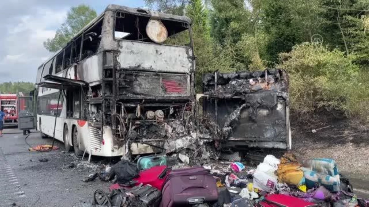 Sakarya\'da seyir halindeki otobüste çıkan yangın söndürüldü