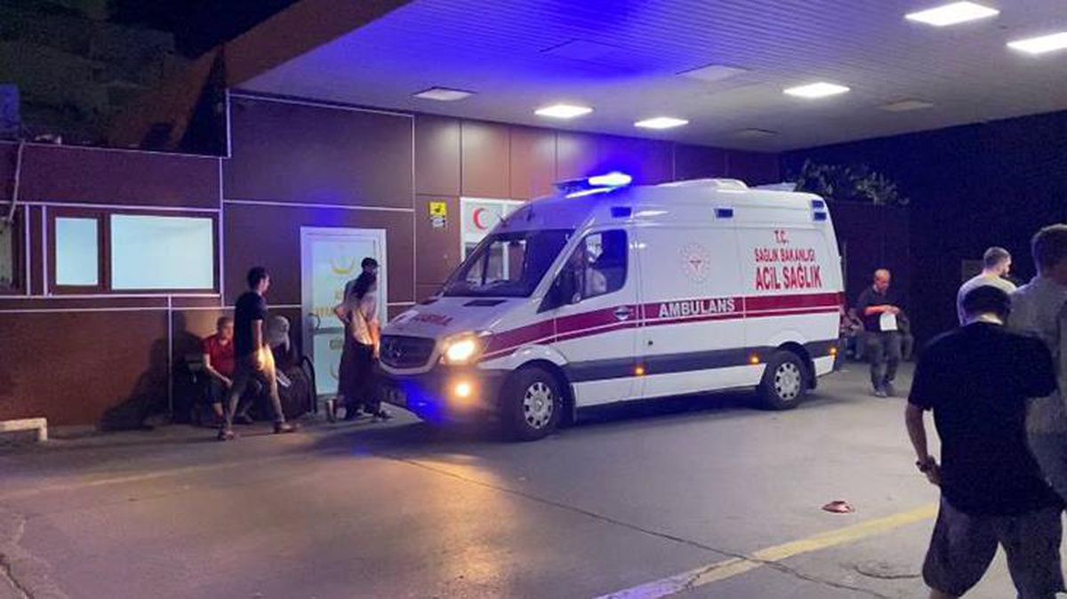 Diyarbakır\'da 20 yıllık \'kız kaçırma\' kavgası! Çok sayıda kişi bıçaklandı