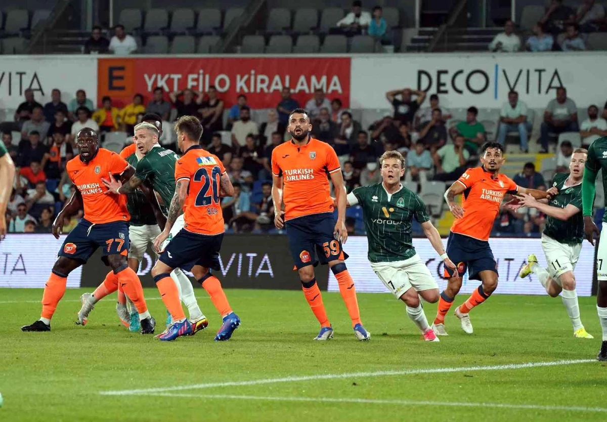 UEFA Avrupa Konferans Ligi: Medipol Başakşehir: 0 Breidablik: 0 (Maç devam ediyor