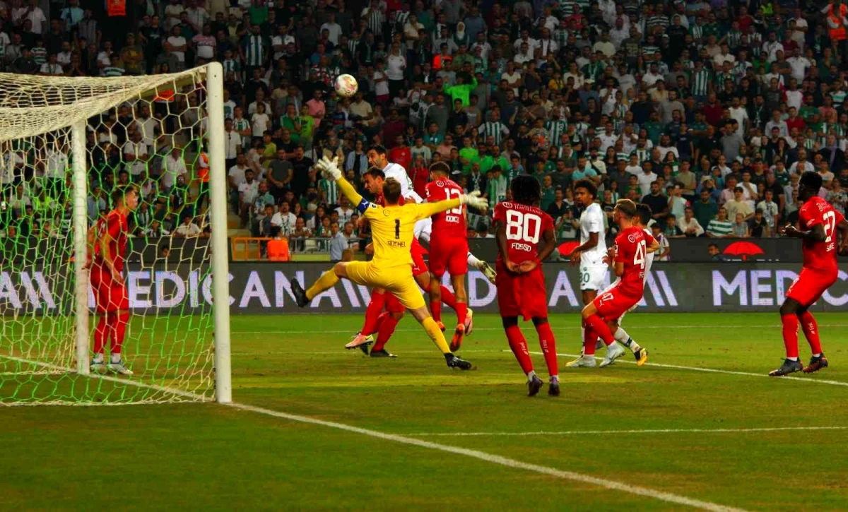 UEFA Konferans Ligi: Konyaspor: 1 Vaduz: 2 (İlk yarı)