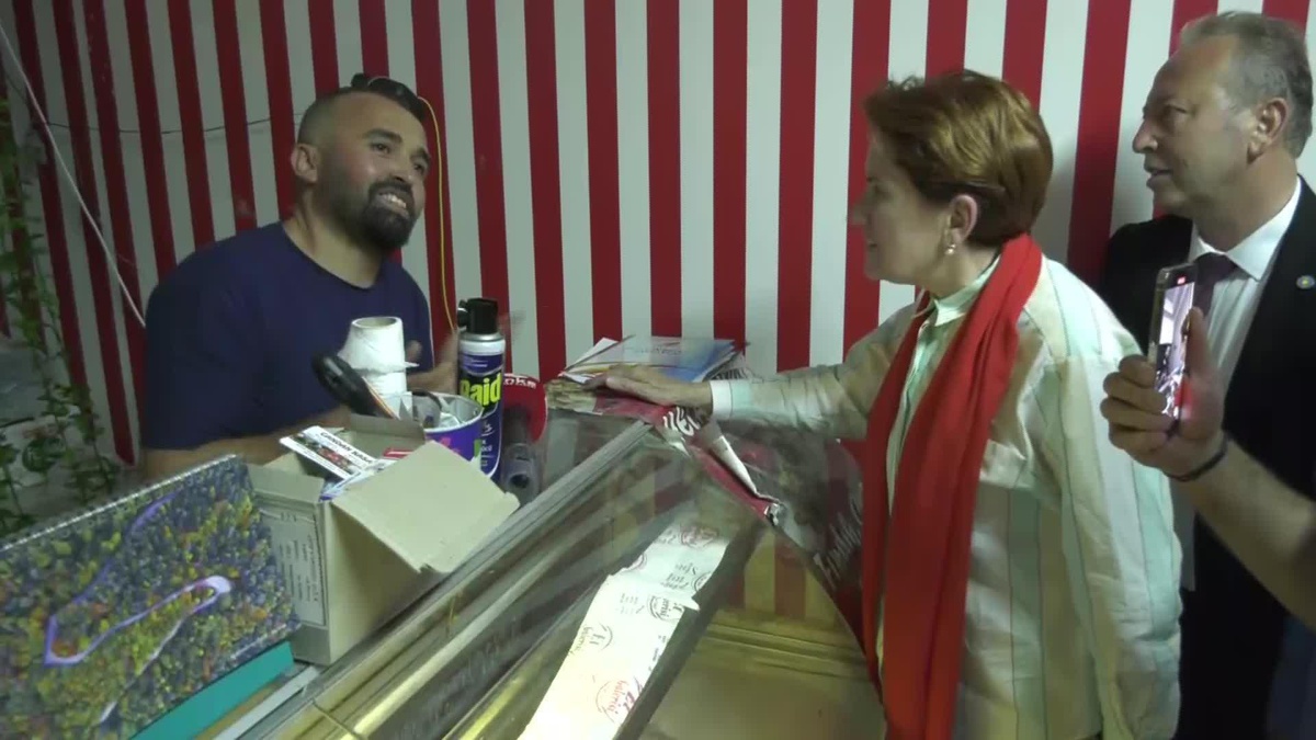 Akşener\'in Dinlediği Aksaraylı Esnaf: "Alım Gücü Diye Bir Şey Yok. Para Kazanamıyoruz Sadece Geçiniyoruz"