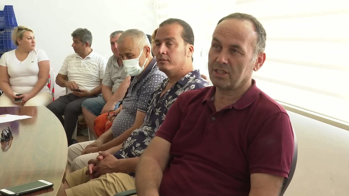 Antalya\'da gübre israfını önlemek için çiftçilere toprak numunesi alma eğitimi
