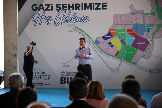 Bakan Kurum'dan yeni sosyal konut açıklaması: Cumhurbaşkanı Erdoğan yakında müjdeyi verecek Bakan Kurum'dan yeni sosyal konut açıklaması: Cumhurbaşkanı Erdoğan yakında müjdeyi verecek