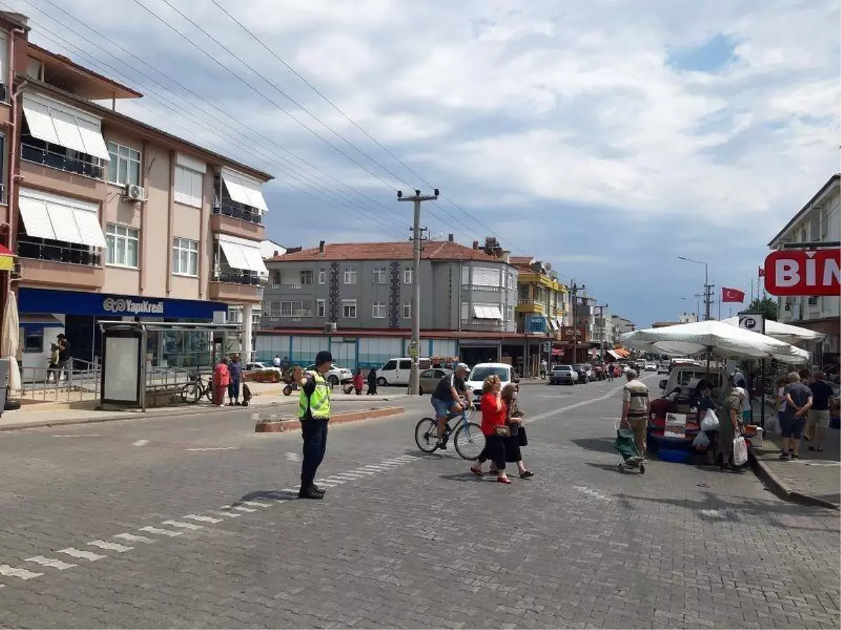 Balıkesir\'de polis ve jandarma operasyonunda gözaltına alınan 33 kişiden 7\'si tutuklandı