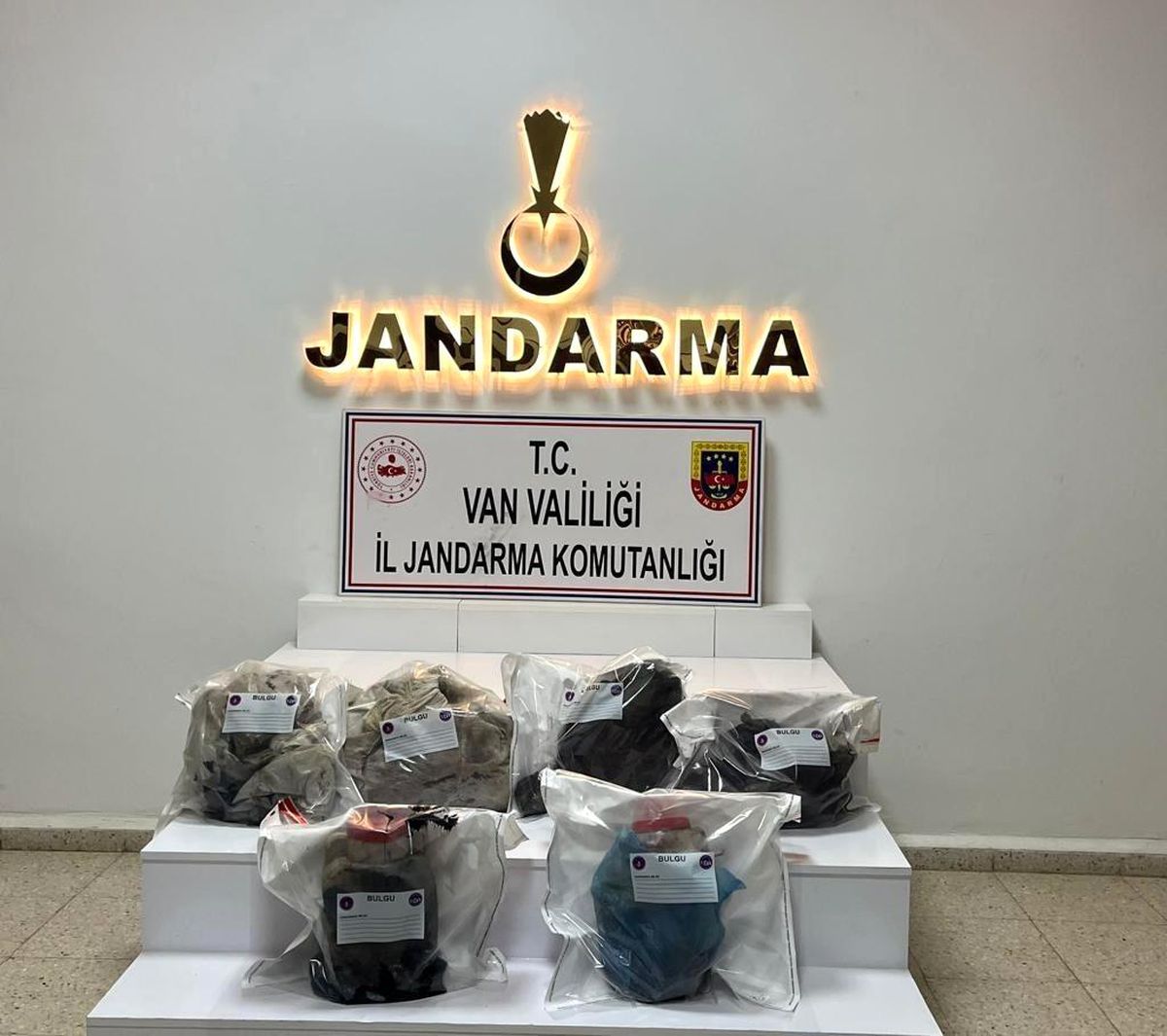 Başkale\'de 35 kilo 670 gram baz morfin ele geçirildi