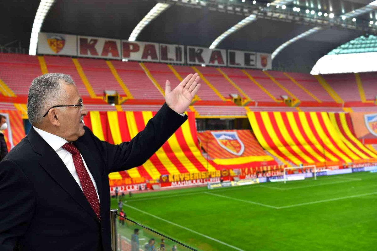 Başkan Büyükkılıç\'tan yeni sezonda Kayserispor\'a tam destek çağrısı