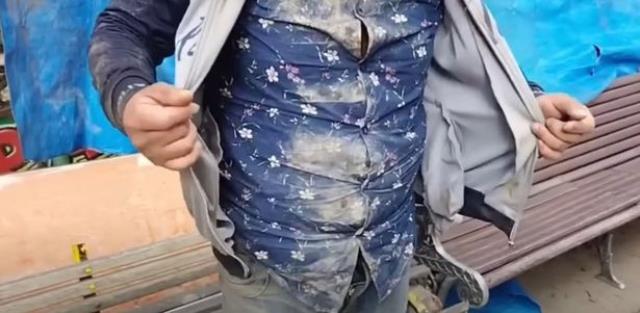 Festival görevlileri içki içip kendinden geçen kişiyi diri diri toprağa gömdü Festival görevlileri içki içip kendinden geçen kişiyi diri diri toprağa gömdü