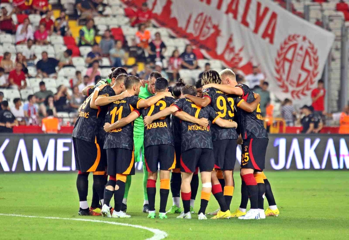 Galatasaray ile Giresunspor, Süper Lig\'de 15. randevuya çıkacak