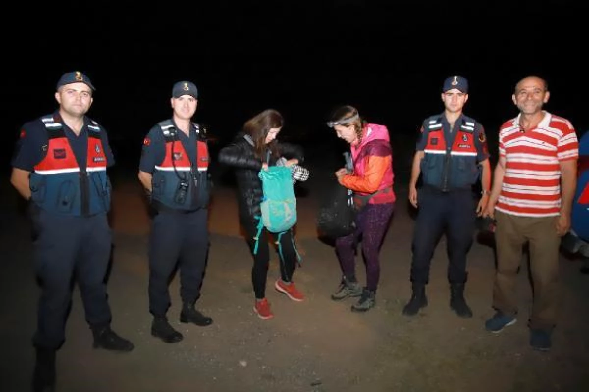 Hasan Dağı\'nda mahsur kalan 2 kadın dağcı kurtarıldı