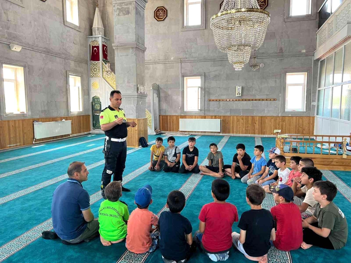 Jandarma bin 456 öğrenciye trafik eğitimi verdi