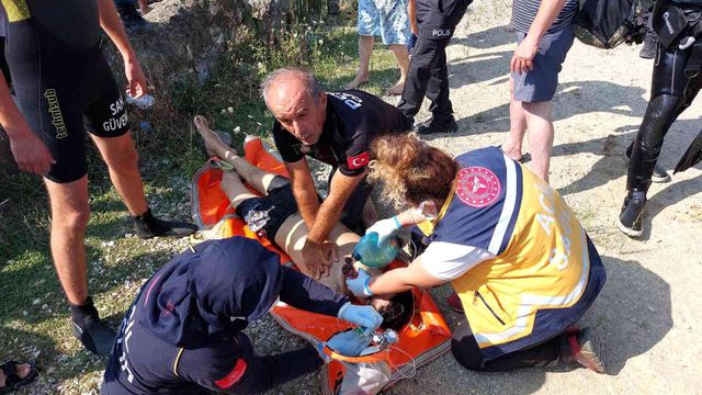 Solunumu ve nabzı durmuş şekilde Karadeniz'den çıkarılan çocuk, yapılan müdahale ile hayata döndü Solunumu ve nabzı durmuş şekilde Karadeniz'den çıkarılan çocuk, yapılan müdahale ile hayata döndü