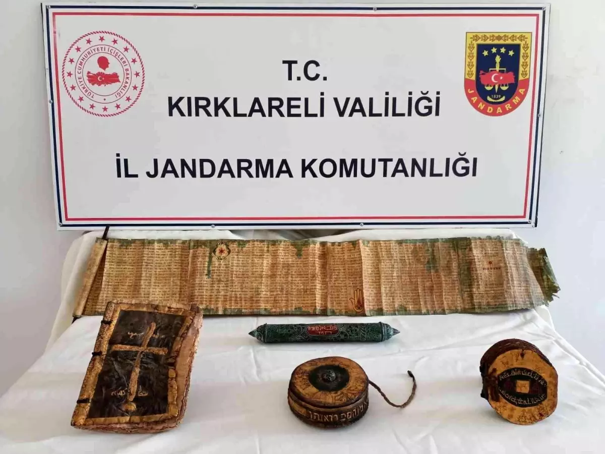 Kırklareli\'de Hristiyanlığın erken dönemine ait İncil ve Tevrat bulundu