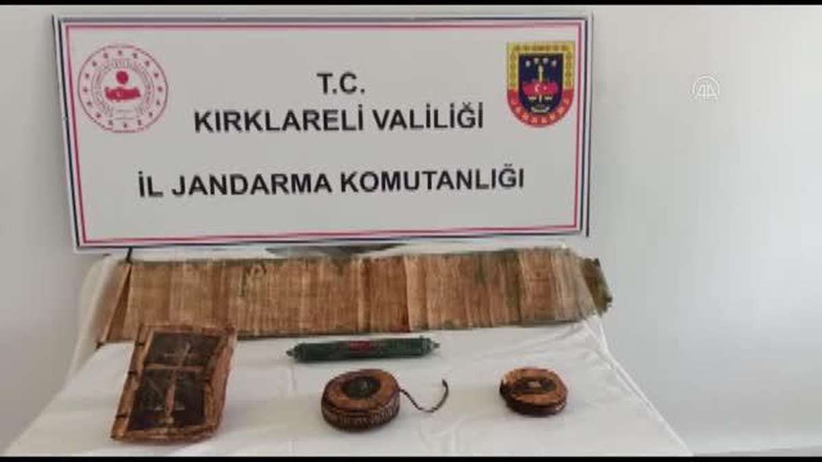 Kırklareli\'nde el yazması 3 dini kitap ele geçirildi