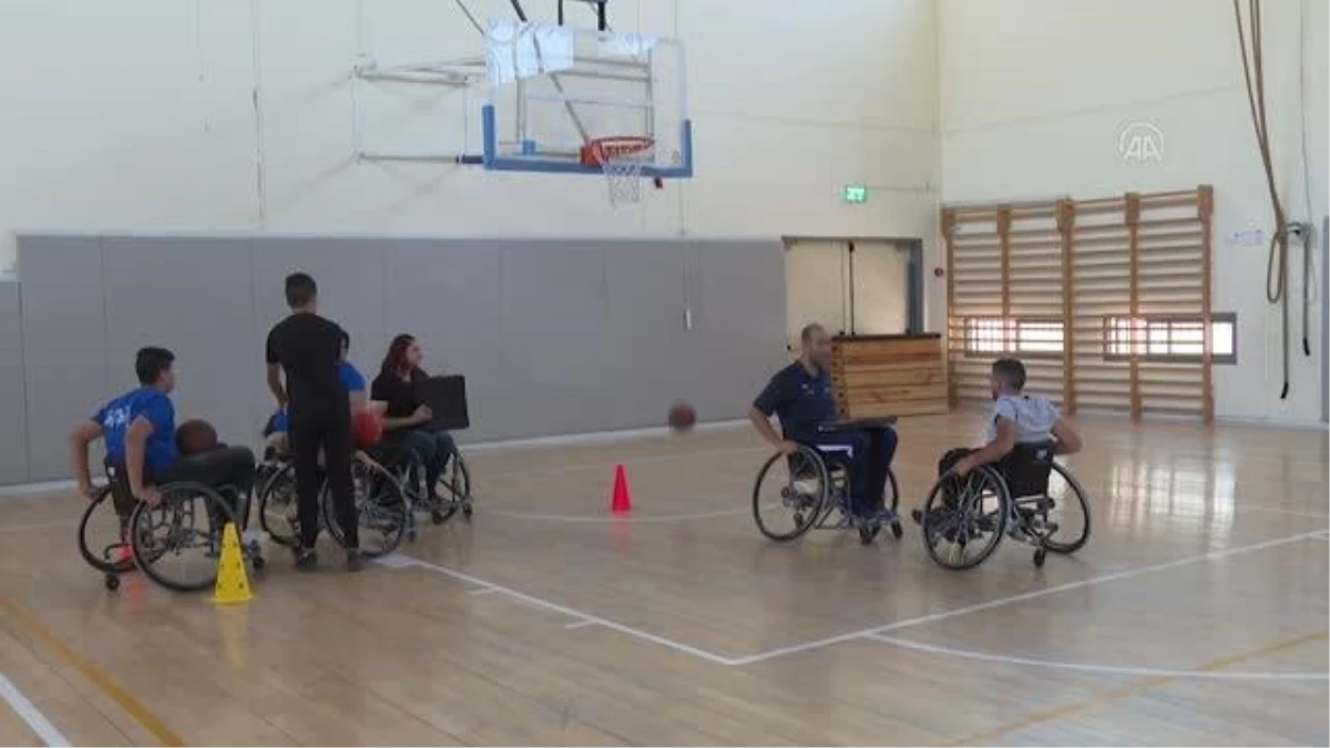 Kudüs\'teki tekerlekli sandalye basketbol takımı oyuncuları dünya şampiyonalarına katılmak istiyor