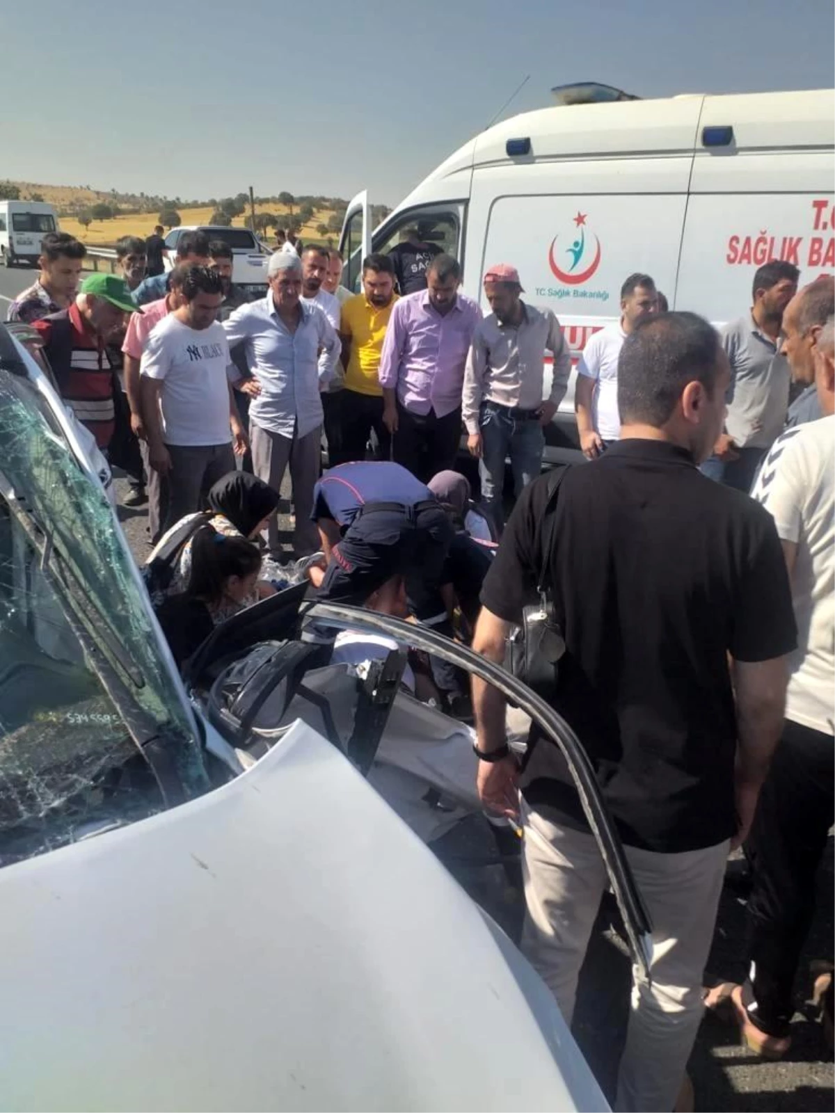 Mardin\'de araçlar çarpıştı: 1 ölü, 3 yaralı