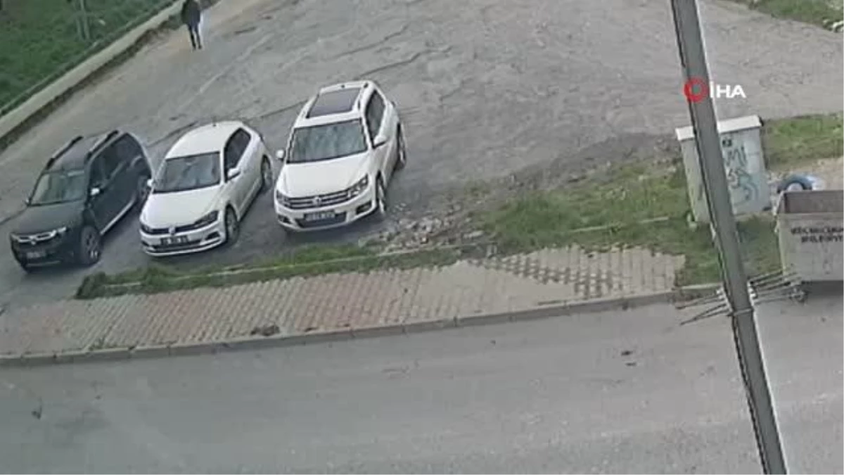 İstanbul\'da otomobillerin beyinlerini değiştirip çalan çete üyeleri böyle yakalandı