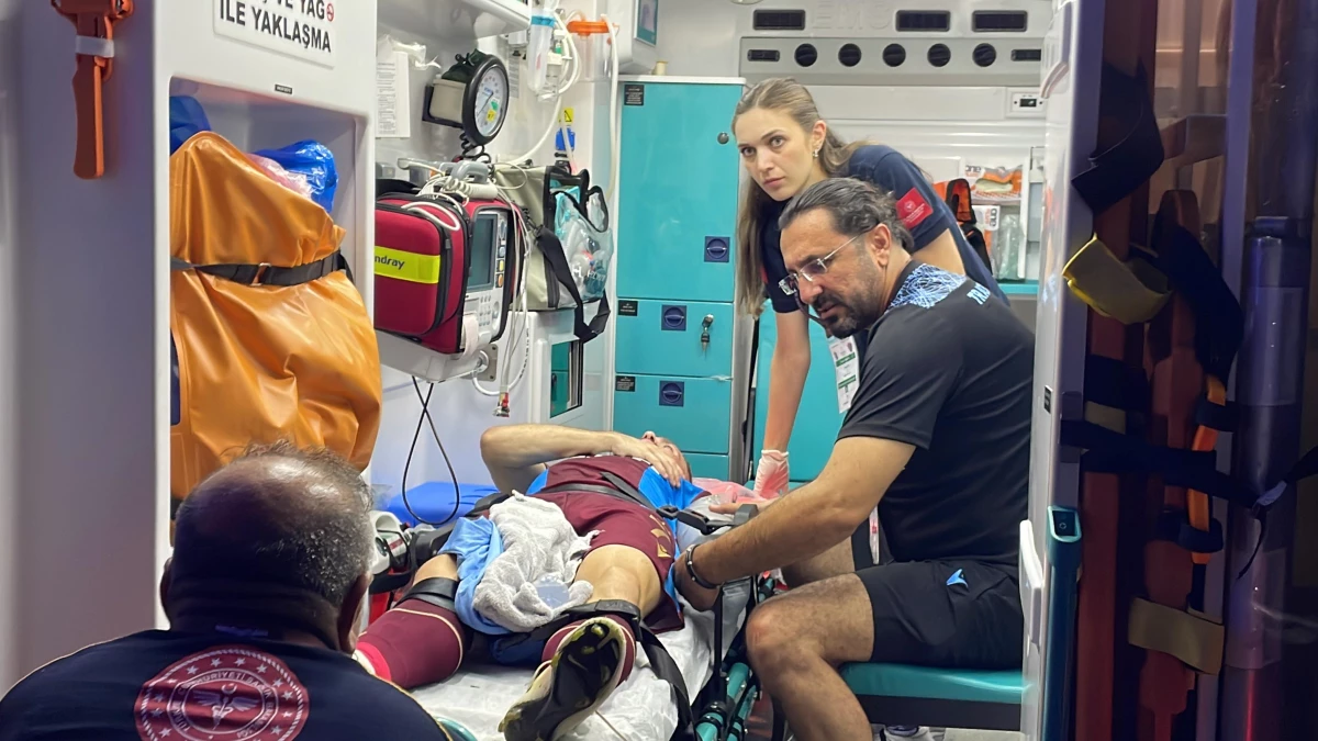 Trabzonspor\'da sakatlanarak hastaneye kaldırılan Visca\'nın humerus kemiğinde kırık olduğu belirlendi