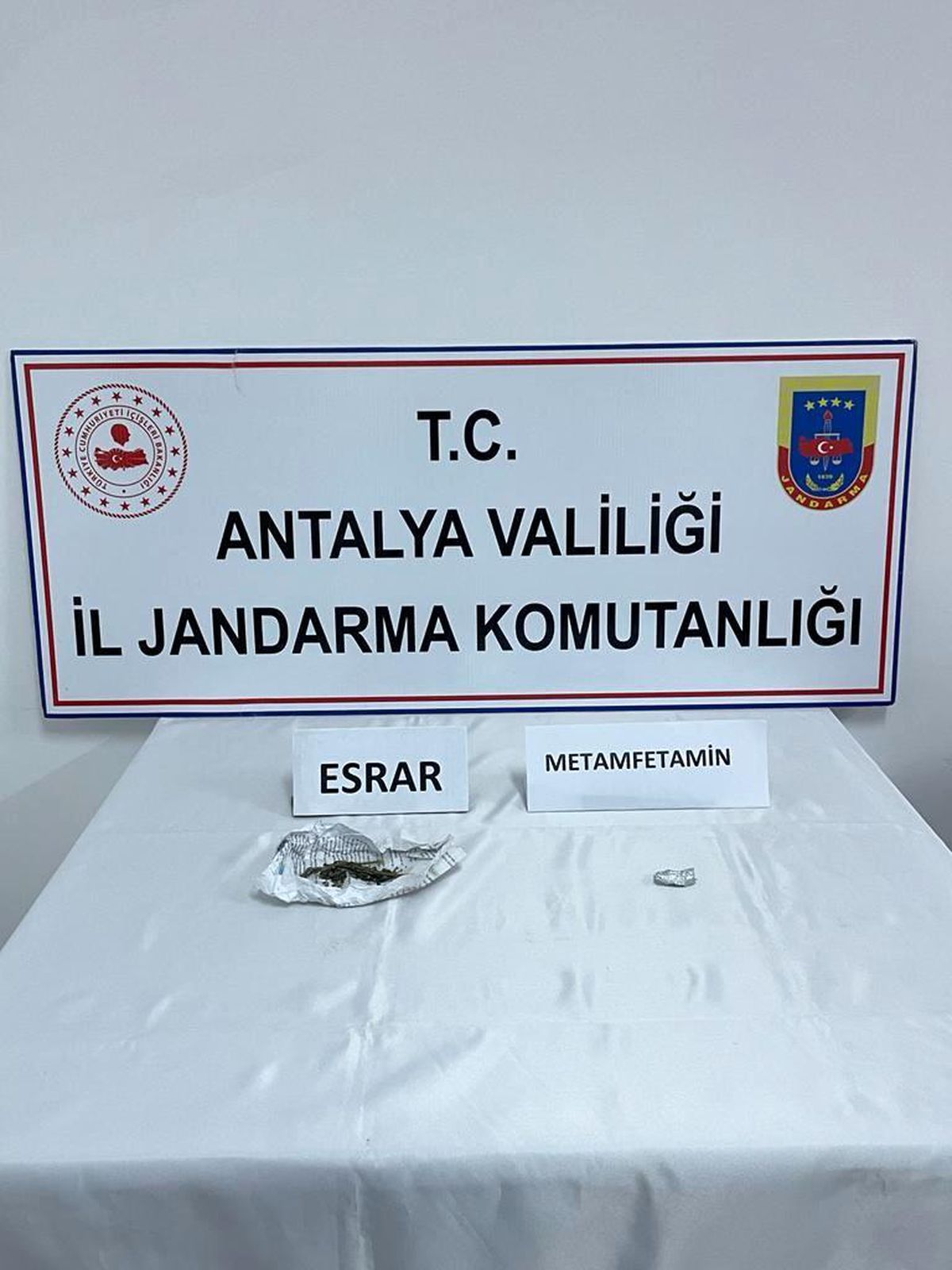 Yolcu otobüsünde valizde uyuşturucu madde bulundu