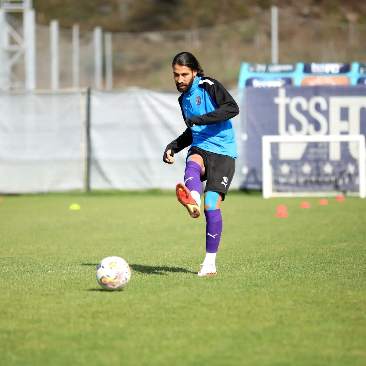 Afyonspor çalışmalarını çift antrenmanla sürdürüyor