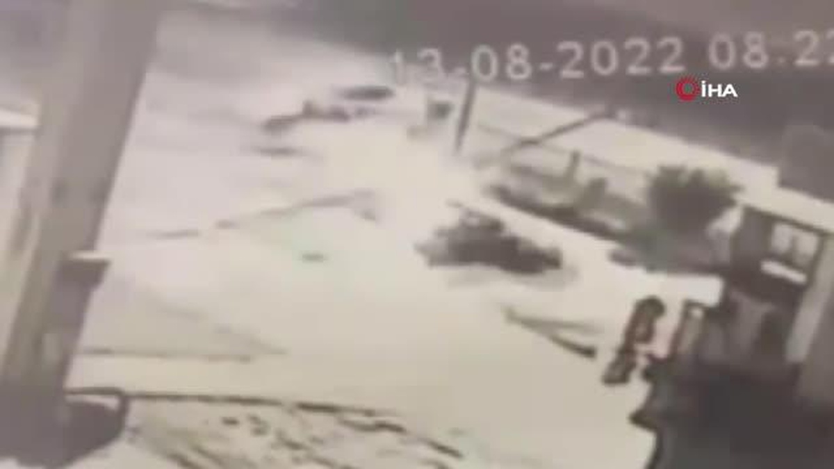 Benzin istasyonuna savrulan motosikletli akaryakıt pompalarına ok gibi saplandı