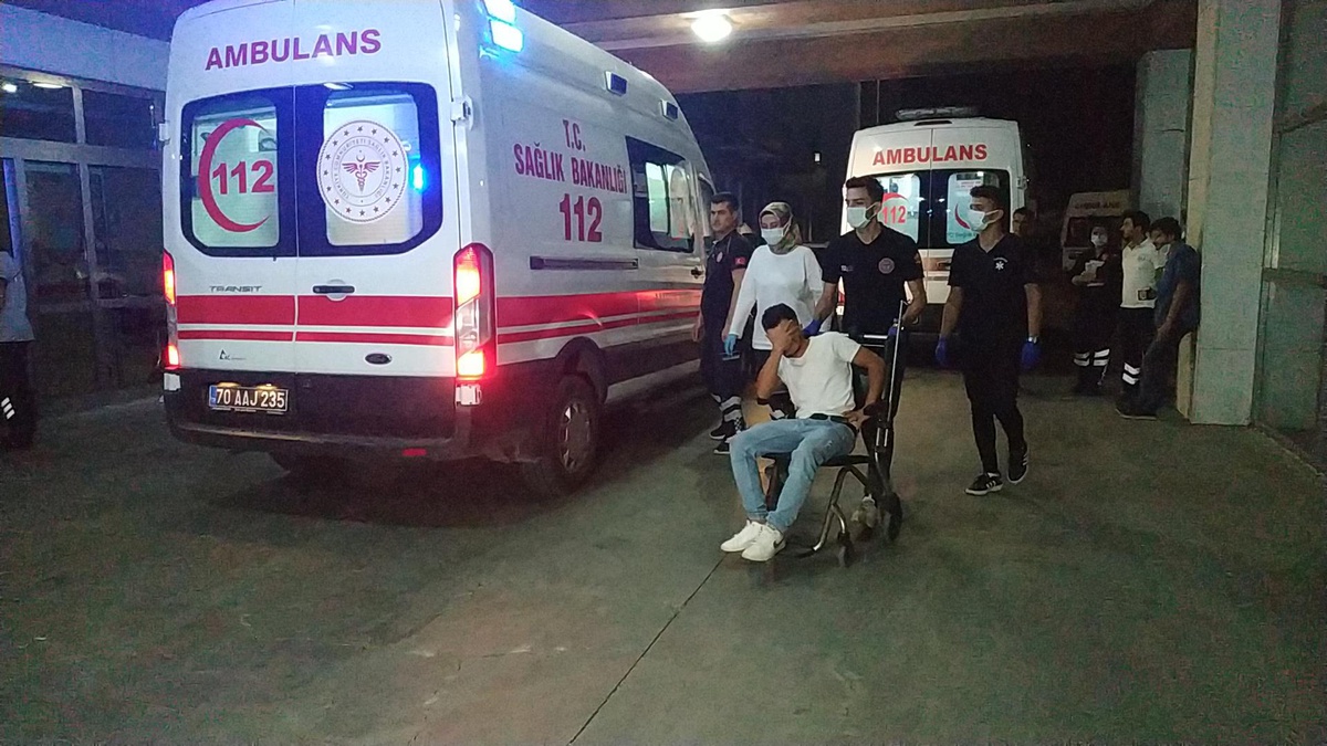 Asker eğlencesinde ateşlenen tüfekten çıkan saçmalar 11 kişiyi yaraladı
