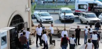 Banka müdürünü, hesabına 2 milyon lira havale ettirmek için rehin almış