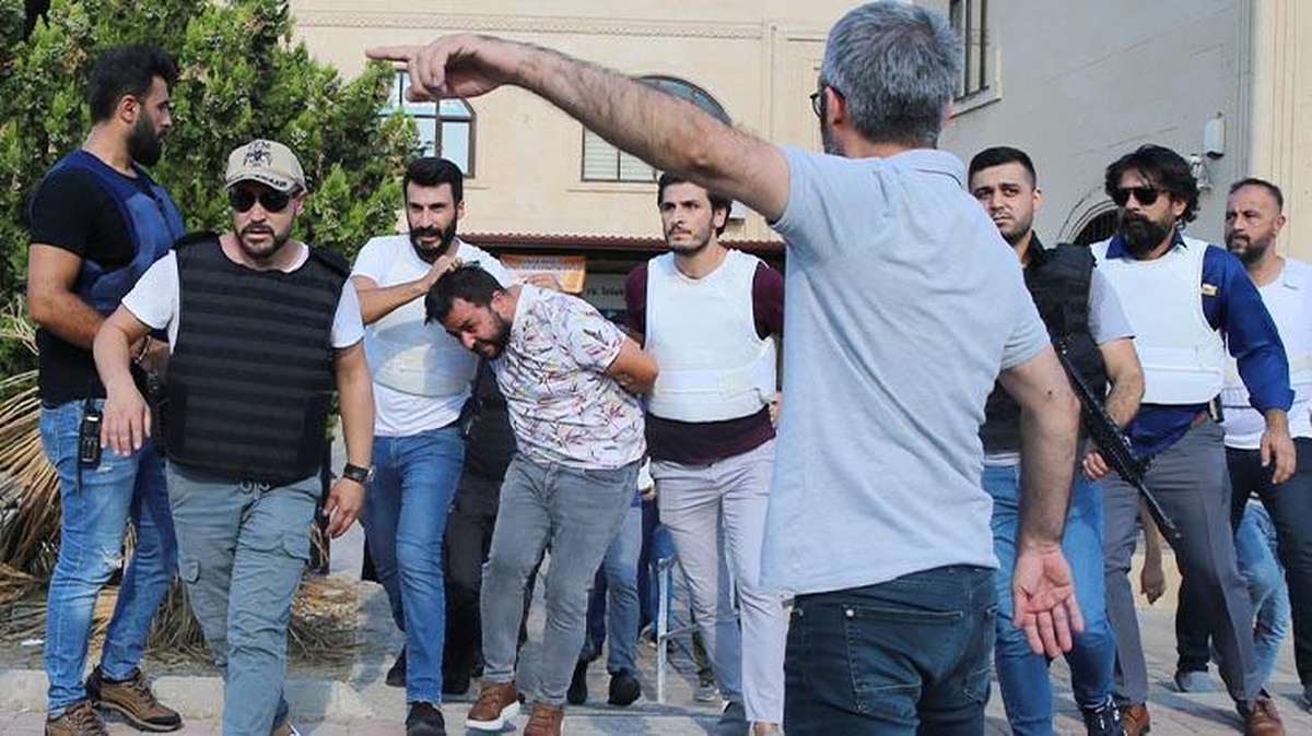 Antalya\'da banka müdürünü rehin alan şüphelinin yüklü miktarda borcu olduğu ortaya çıktı