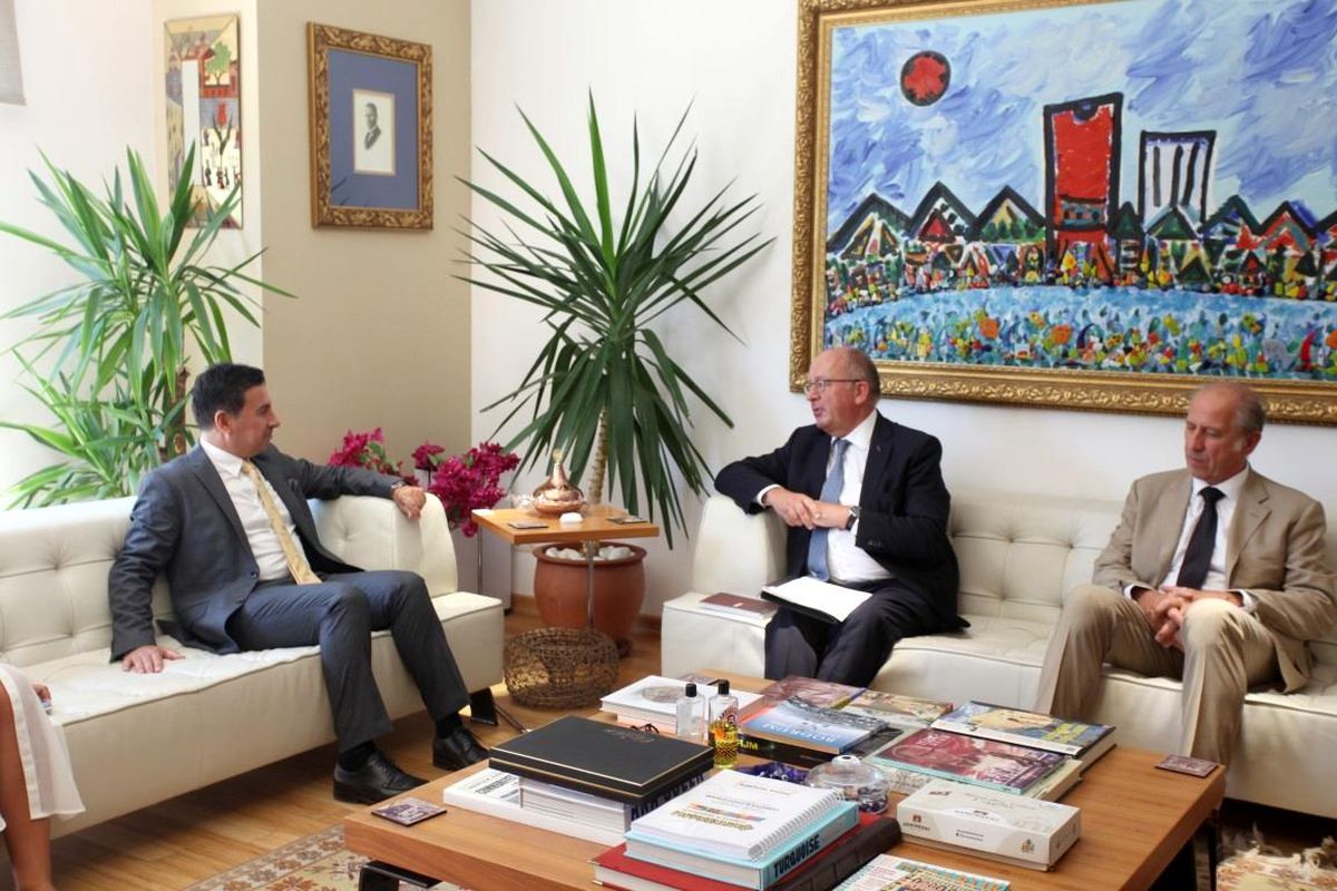Başkan Aras\'a Belçika heyetini ağırladı