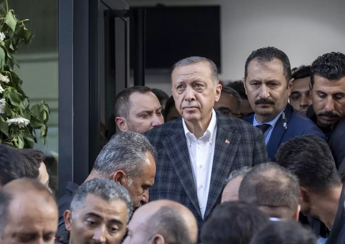 Cumhurbaşkanı Erdoğan, AK Parti Çorum İl Başkanlığı'nı ziyaret etti