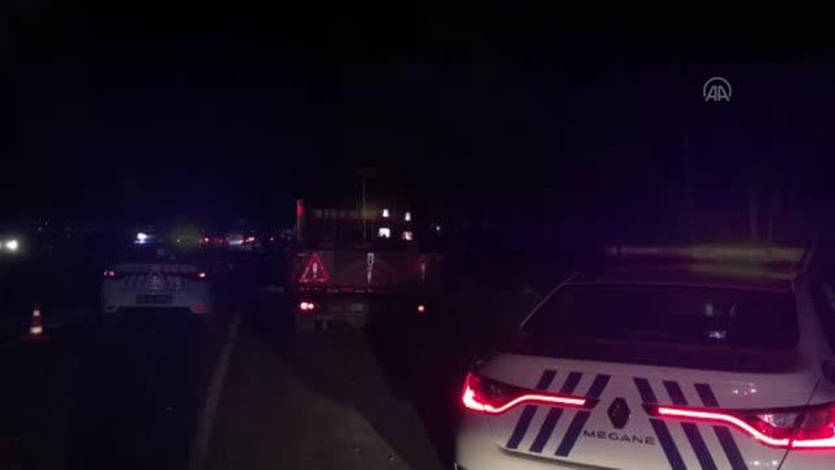 Amasya\'da domuz sürüsünün neden olduğu trafik kazasında 8 kişi yaralandı