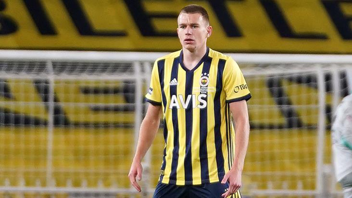 Fenerbahçe\'nin yıldız savunmacısı Attila Szalai, West Ham United yolunda