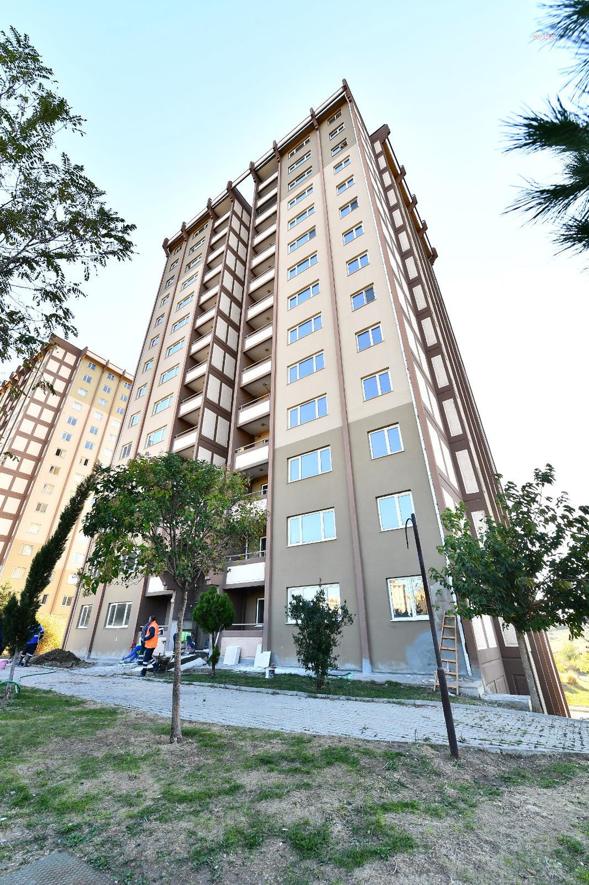 İzmir Büyükşehir Belediyesi depremzedelere desteği sürdürüyor