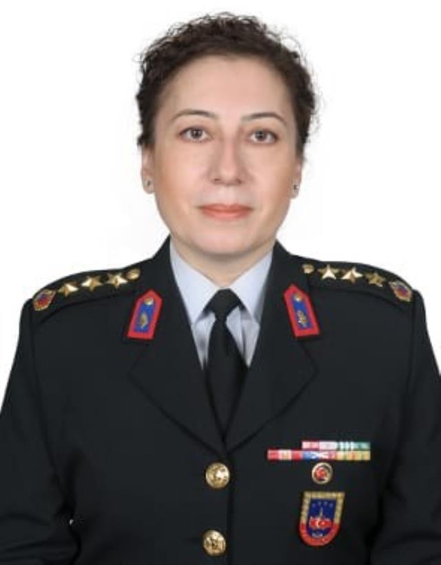 Jandarma Genel Komutanlığında ilk defa kadın general ataması yapıldı! Özlem Yılmaz tuğgeneral oldu