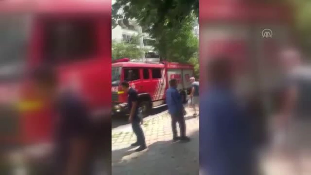 Kadıköy\'de hafif ticari araçla çarpışan motosikletin sürücüsü yaralandı