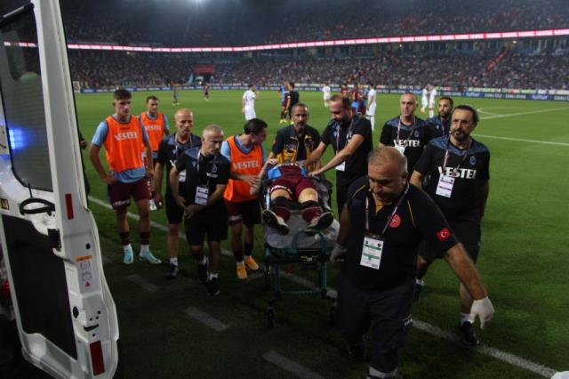 Kolu kırılan Trabzonsporlu Edin Visca, 2.5-3 ay sahalardan uzak kalacak Kolu kırılan Trabzonsporlu Edin Visca, 2.5-3 ay sahalardan uzak kalacak